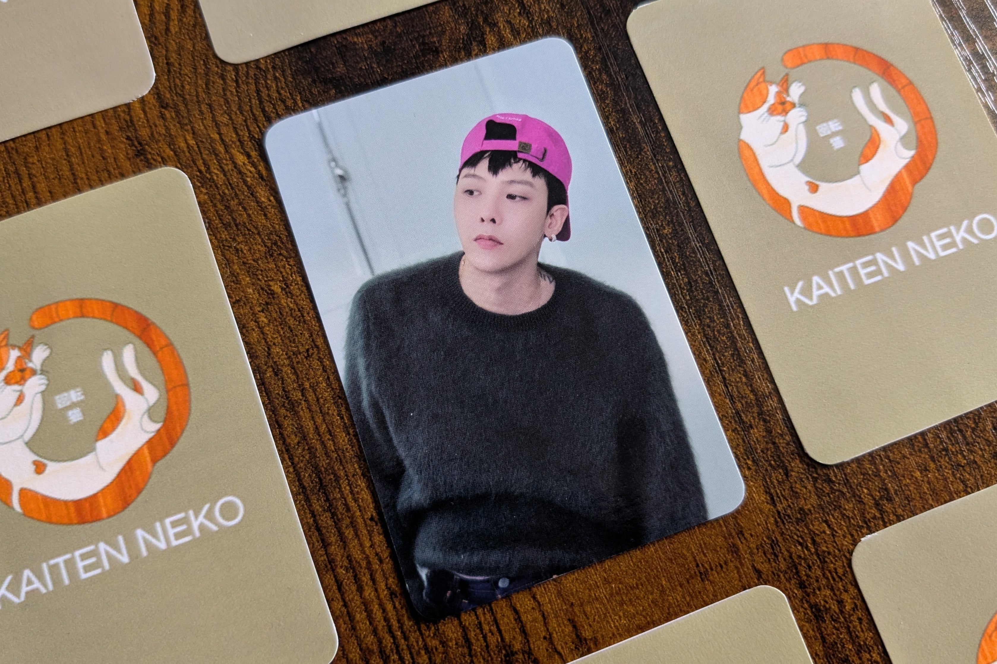 G-Dragon - 1st Fam Kit [Petals of Love] Photocard