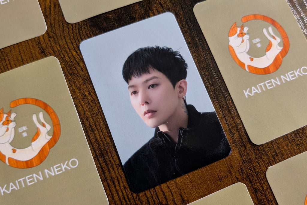 G-Dragon - 1st Fam Kit [Petals of Love] Photocard